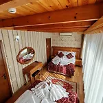 Sirkeci Emek מלון 2*