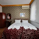 מלון Sirkeci Emek 2*