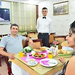 Sirkeci Emek מלון 2*
