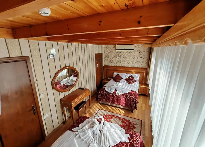 Sirkeci Emek Hotell 2*