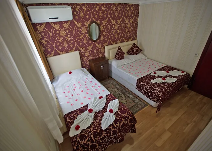 Sirkeci Emek Hotell 2*