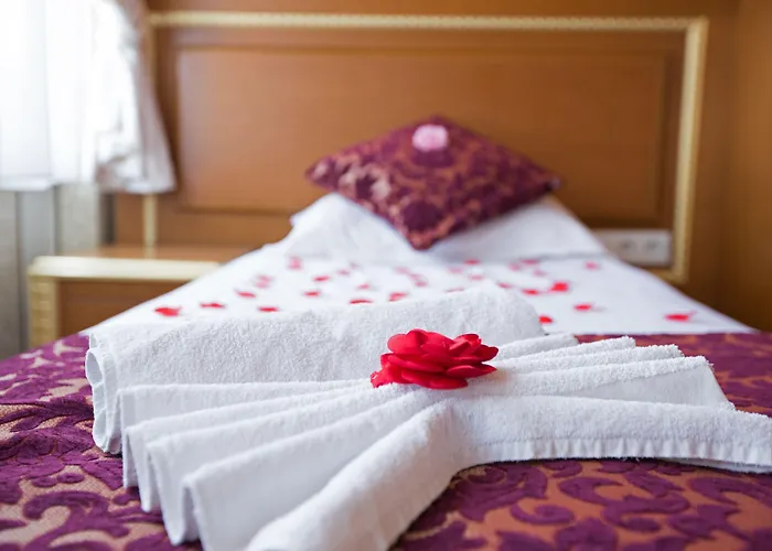 Sirkeci Emek Hotell 2*