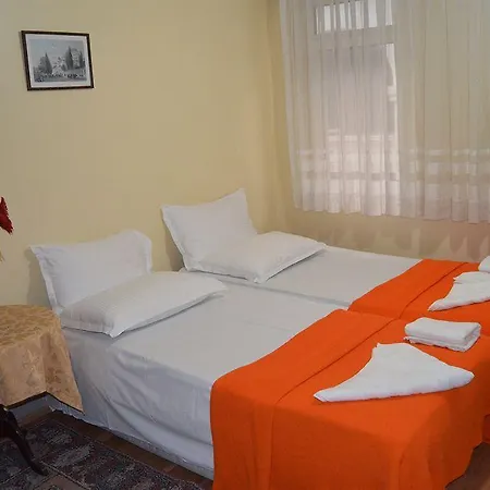 斯克西伊默克酒店 2*